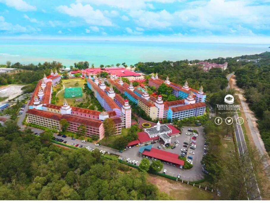 Lotus Desaru Beach Resort, 2 Bdrms, W/Splash Park Bandar Penawar Ngoại thất bức ảnh